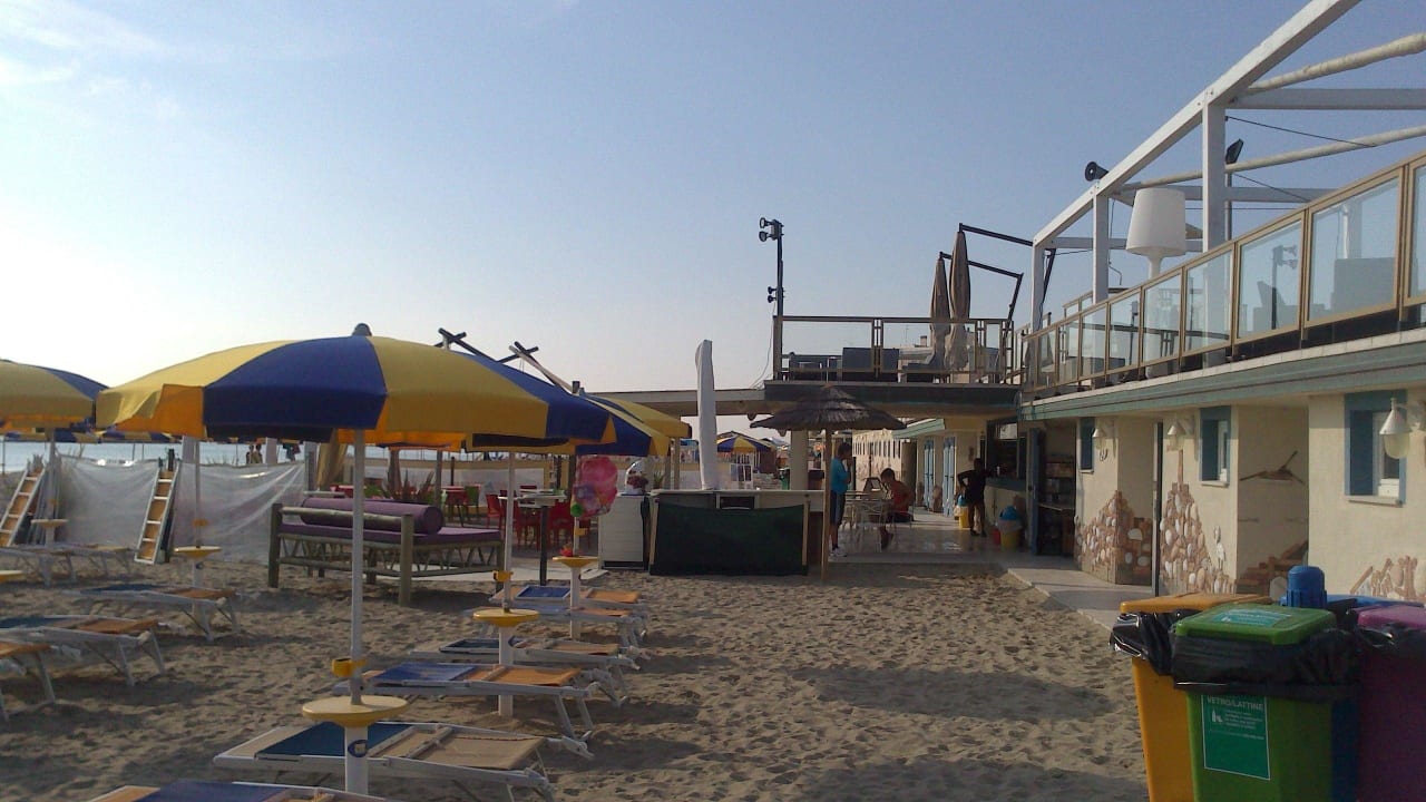Unsere Bar am Strand Grand Hotel Azzurra