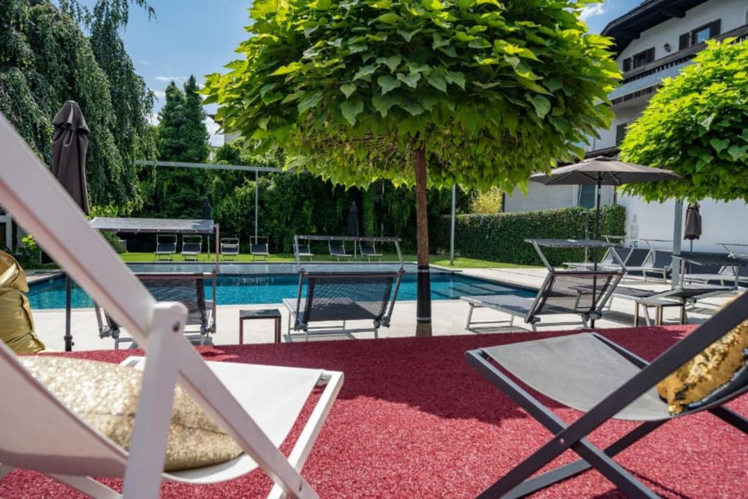 Pool goldfinger + suites