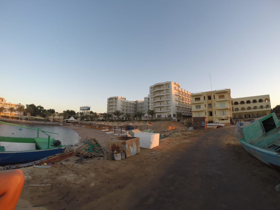 Sicht vom Nebengrundstück Royal Star Beach Resort