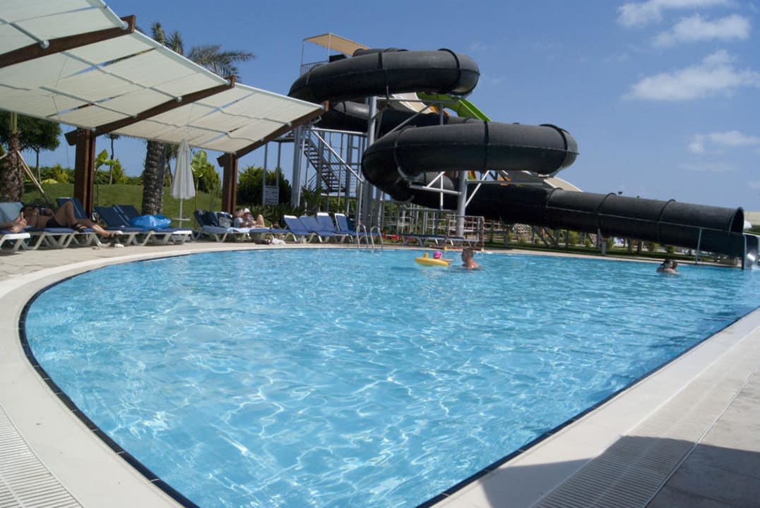 Aquapool mit Rutschen Saturn Palace Resort Hotel