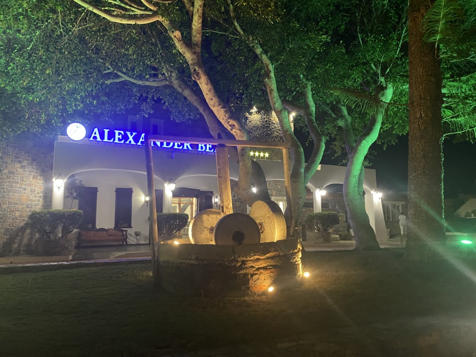 Außenansicht Alexander Beach Hotel & Village Resort