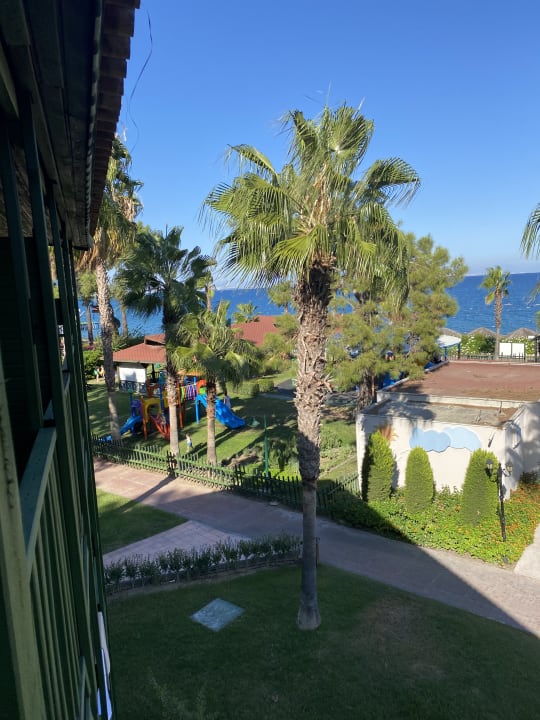 Gartenanlage Crystal Flora Beach Resort
