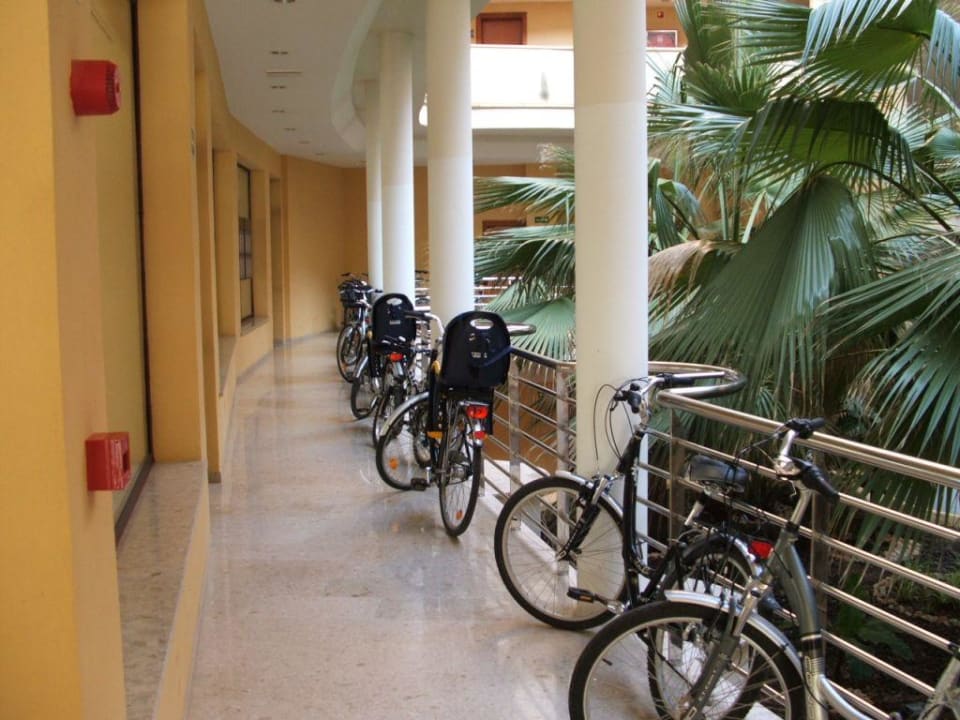 Fahradabstellplatz allsun App.-Hotel Orient Beach