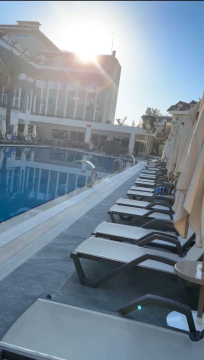 Pool Side Story Resort & Spa