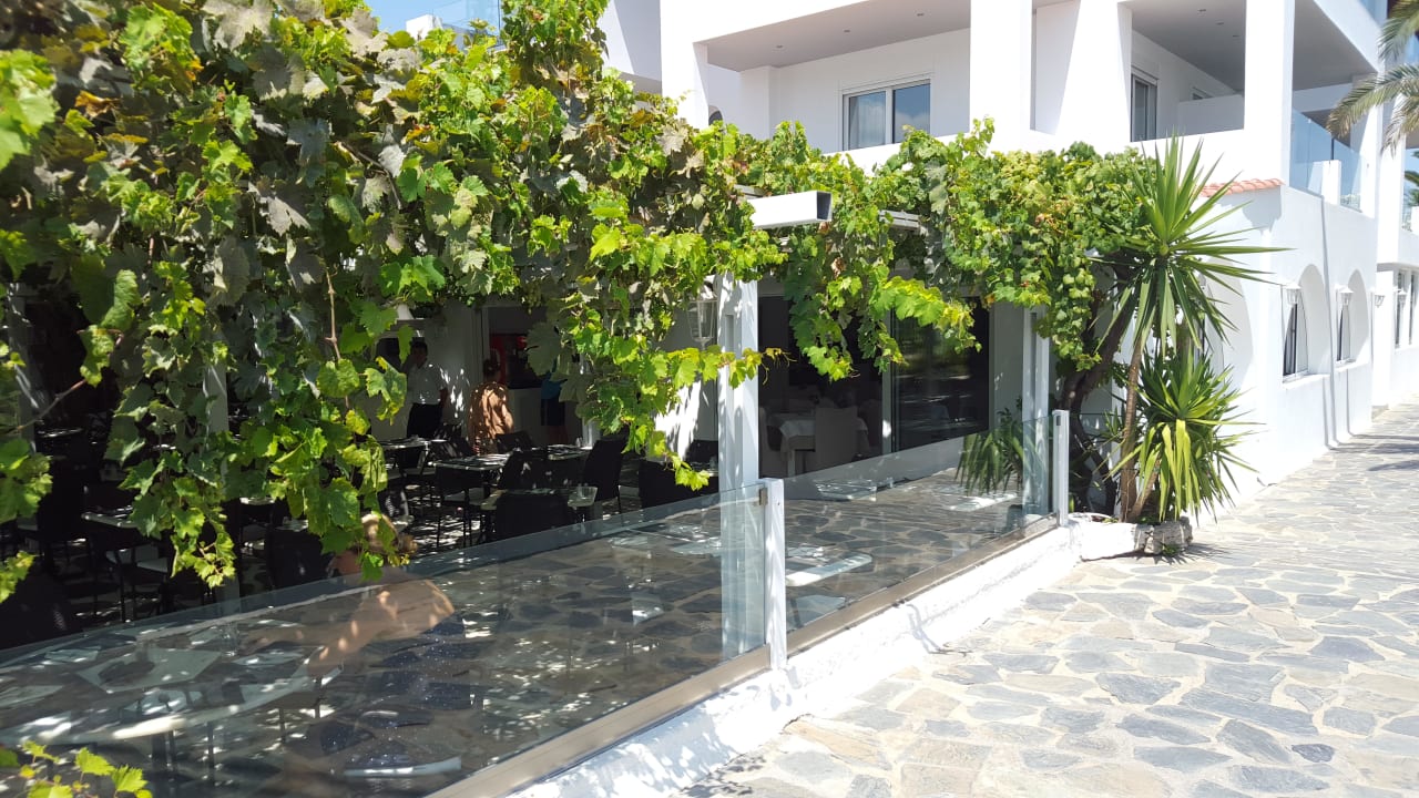 Aussenbereich Restaurant HARPIN Happy Days Beach Hotel