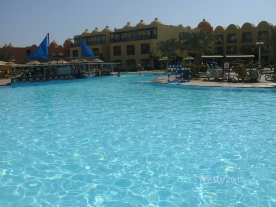 Poolbar Titanic Beach Spa & Aqua Park