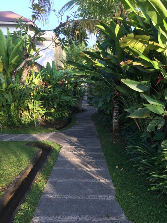 Sehr gepflegte Gartenanlage Anulekha Resort & Villa