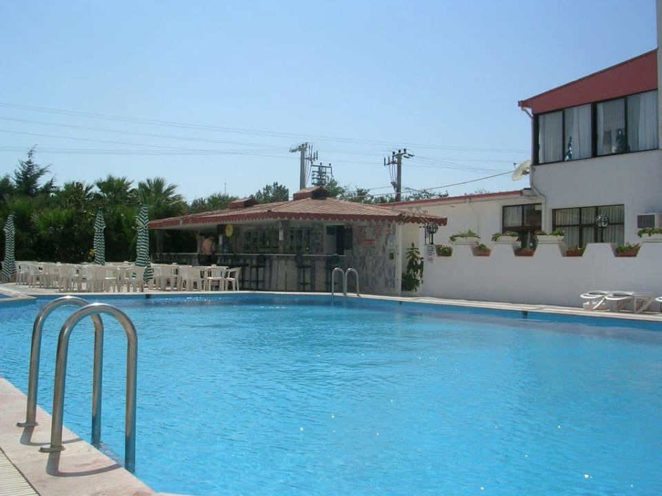 Pool und Poolbar Hotel Billurcu