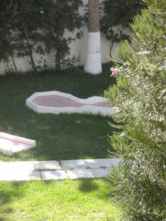 Minigolfplatz im Innenhof Hotel Paradis Palace
