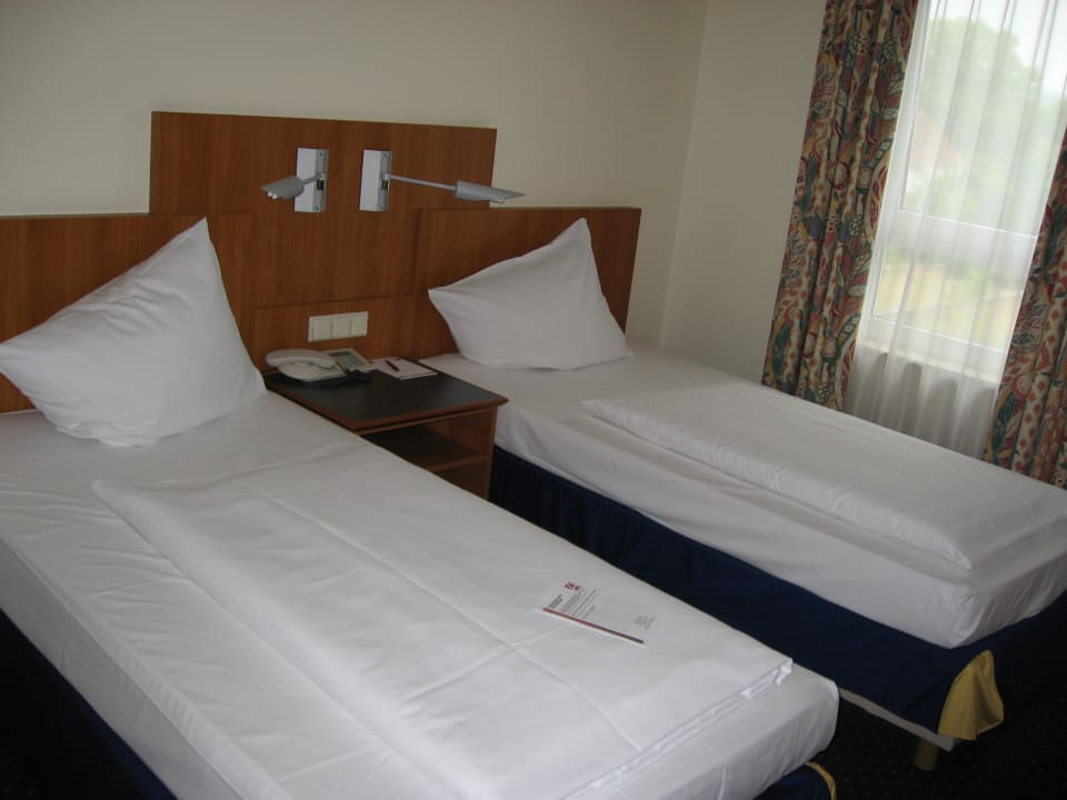 Doppelzimmer mit Einzelbetten Vienna House Easy Bad Oeynhausen