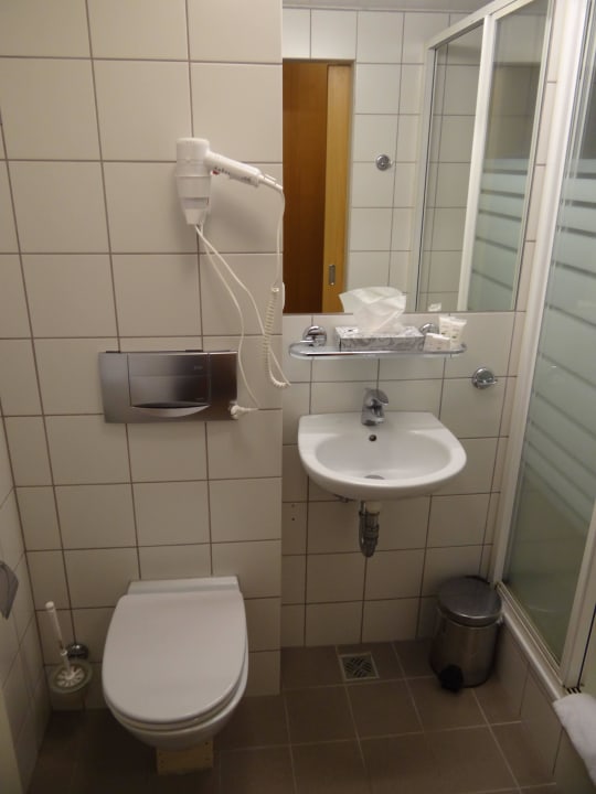 Bad Hotel Fron
