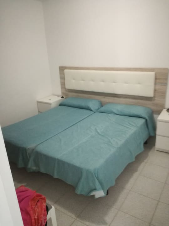 Zimmer Corona Roja