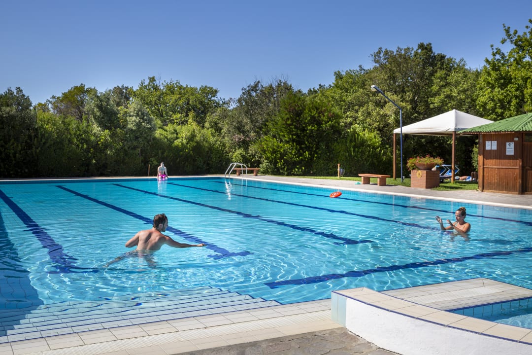 Pool Montescudaio Village