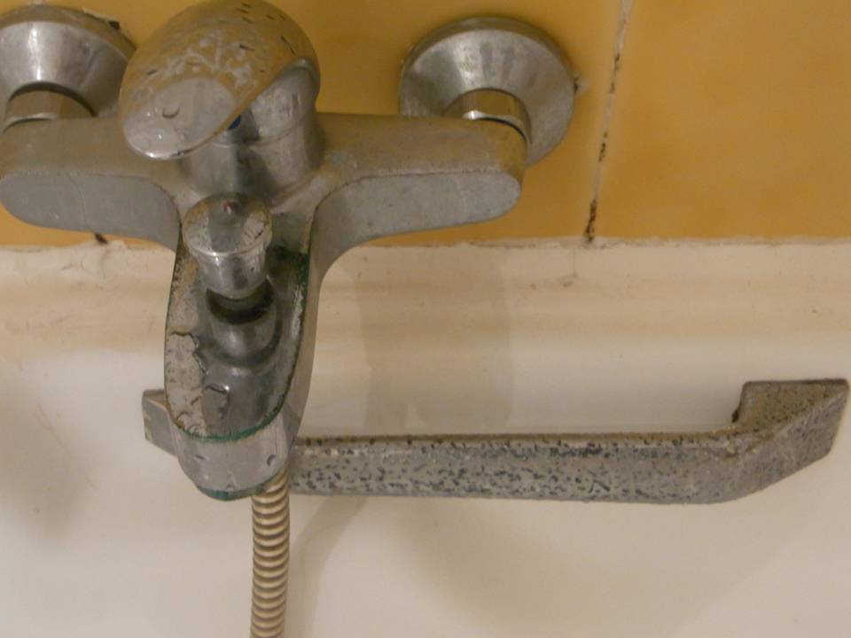 Extrem verschmutzte Amatur Hotel Nesrine