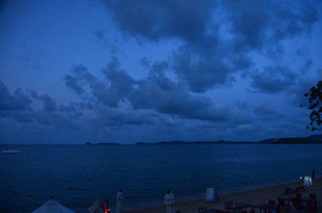 Вечерний пляж Lawana Resort