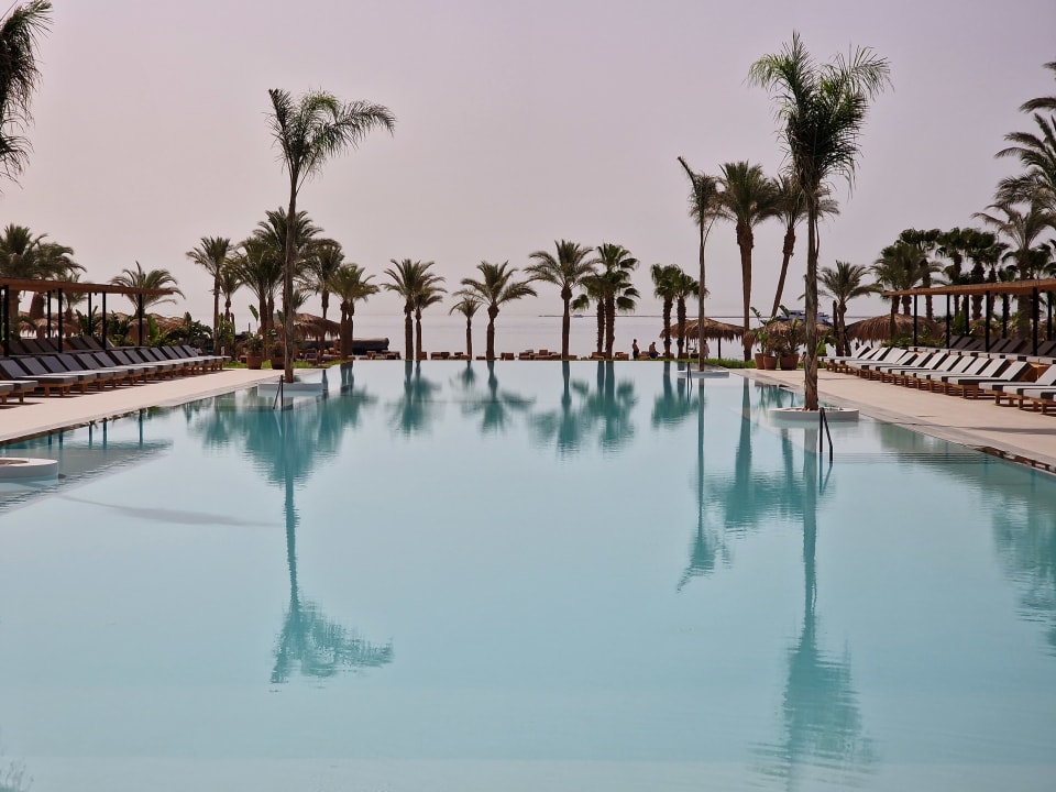 Pool Serry Beach Resort