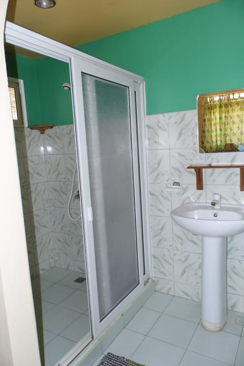 Bad Bungalow Nr. 18 Cocobana Beach Resort Malapascua
