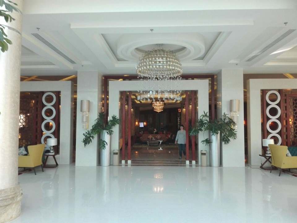 Sehr modern gestaltete Lobby Pickalbatros White Beach Resort - Hurghada