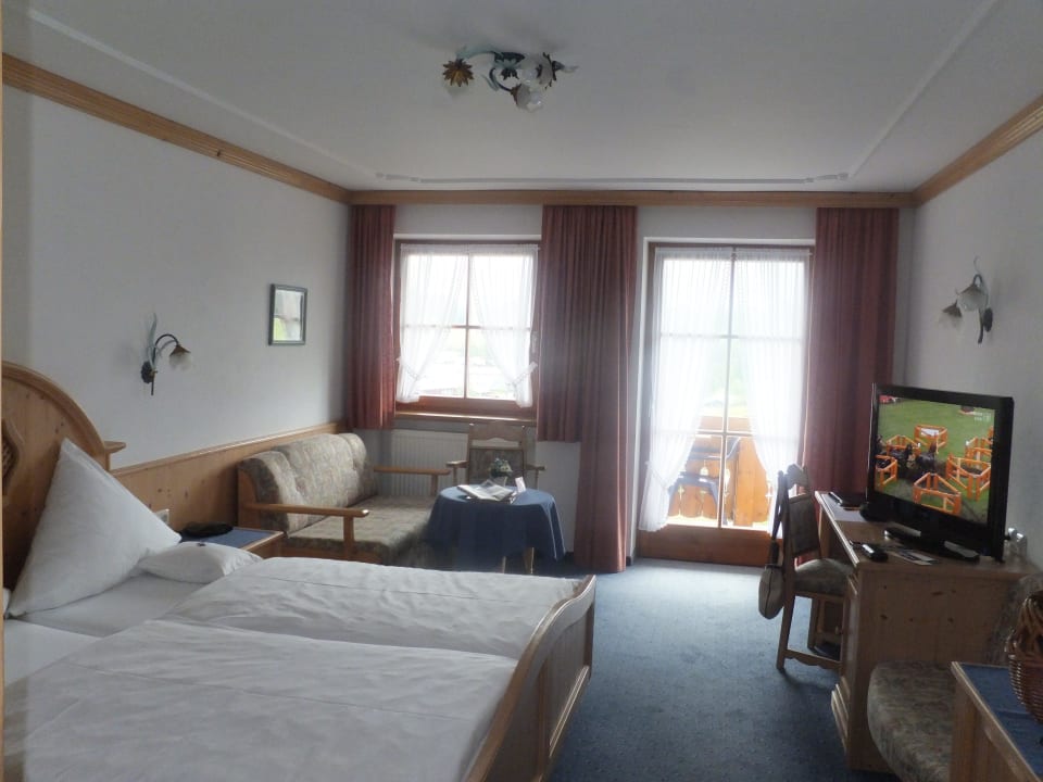 Sehr geräumiges Zimmer Naturhotel Reissenlehen