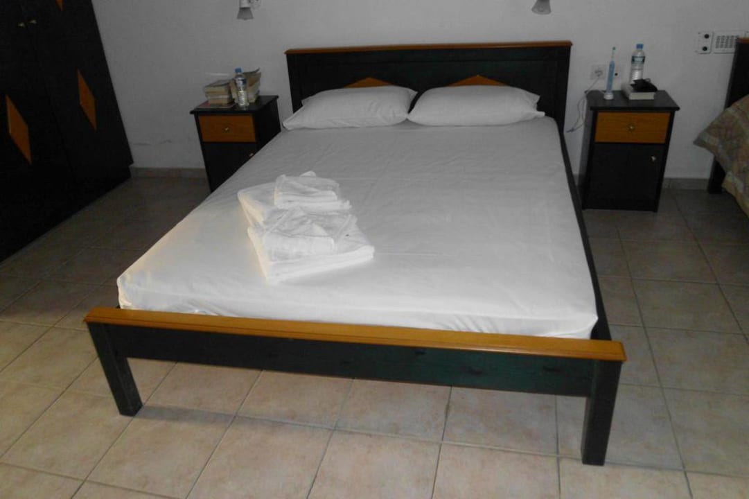 Das Bett Pinelopi Apartments