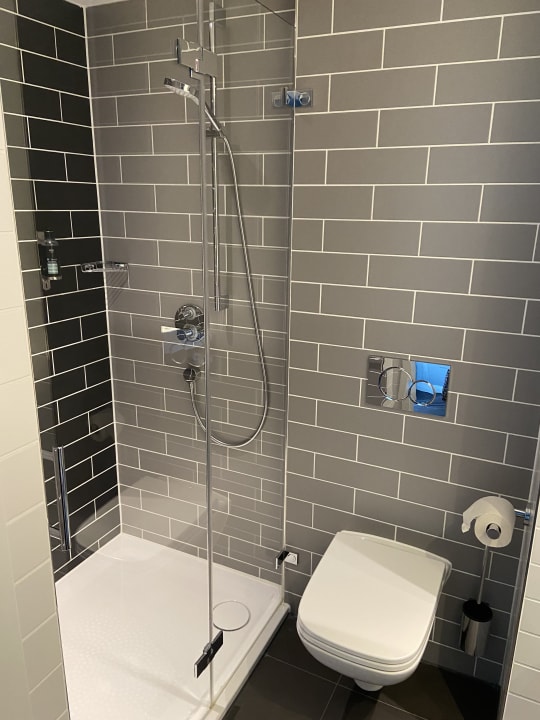 Zimmer Premier Inn Stuttgart City Centre Hotel