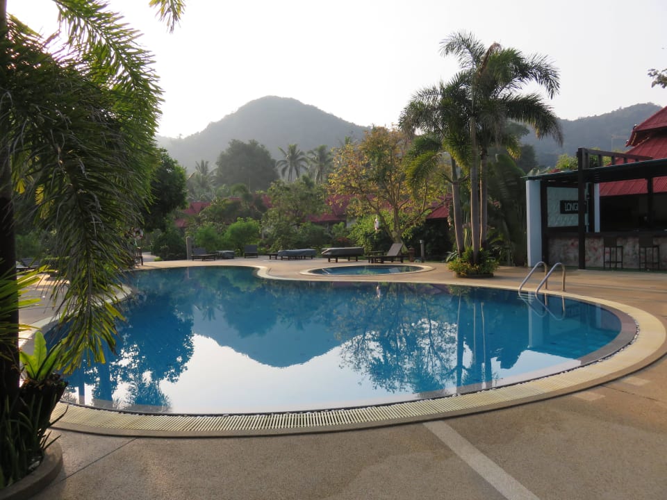 Pool Long Bay Resort Koh Phangan