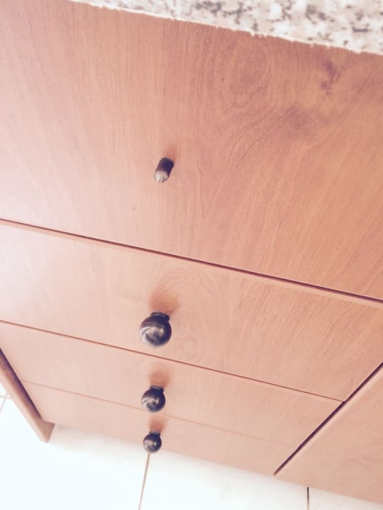 Schrank Yassou Kriti