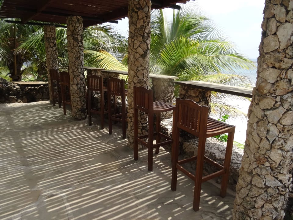 Hier konnte man auf den Strand schauen und abhängen Bahari Beach Hotel