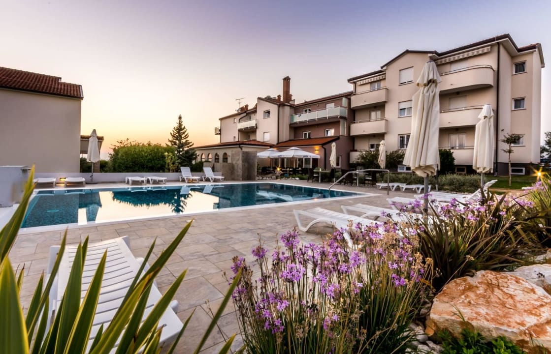 Evening at the pool Hotel Villa Badi