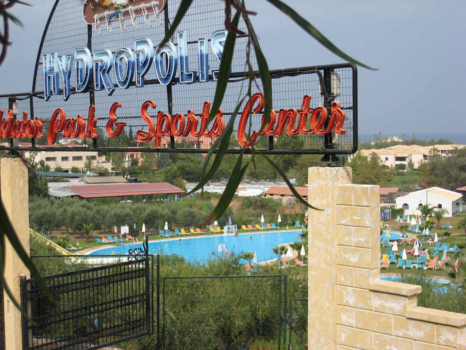WaterPark 1000  m far. Almiros Apartments