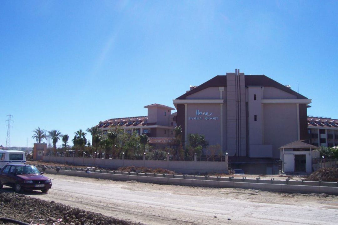 Hotel mit Baustelle Hane Family Resort