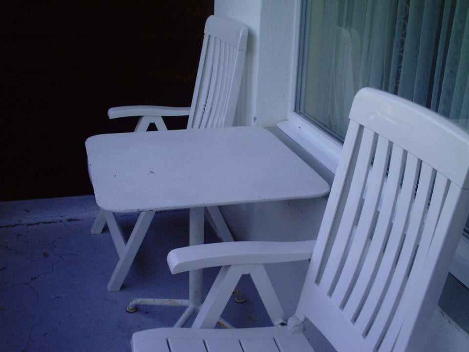 Bestuhlung des Balkons Sunstar Hotel Arosa