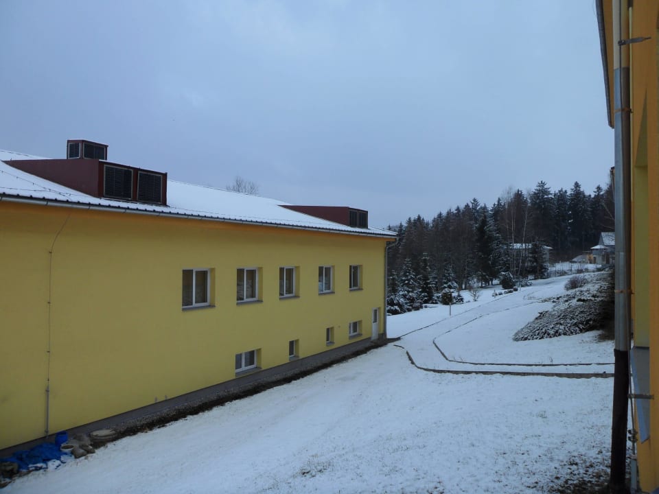 Auch das war dabei, morgens etwas Schnee Wellness Hotel Frymburk
