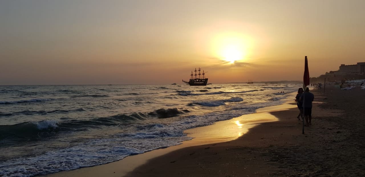 Strand Acanthus Cennet Barut Collection