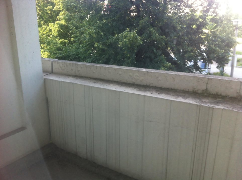 Balkon, etwas sanierungsbedürftig Days Inn Leipzig City Centre