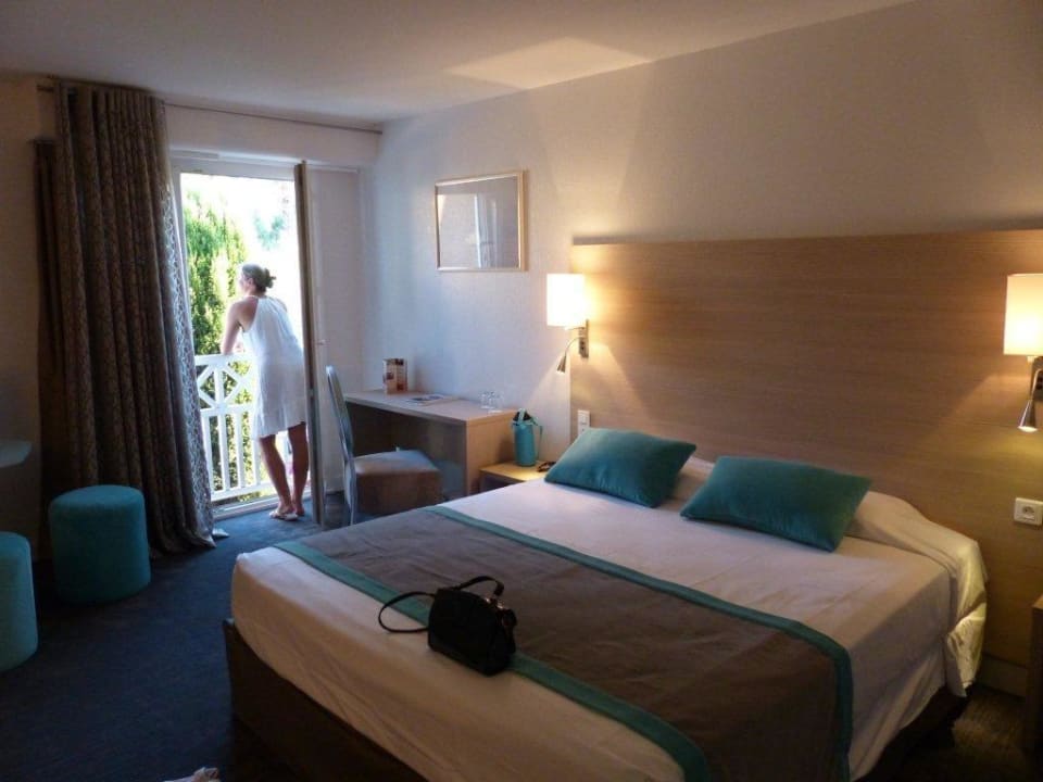 L'une de nos chambres Best Western Plus Hôtel Hyeres Côte d'Azur
