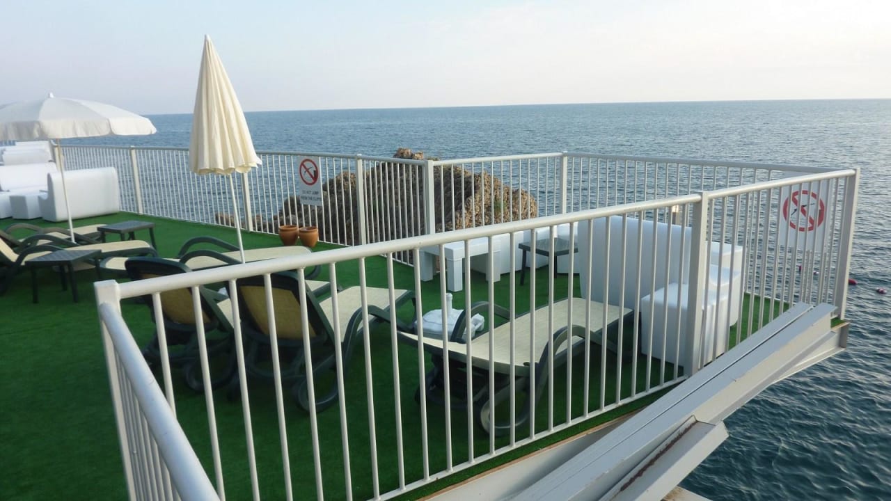 Weitere Terrasse Ramada Plaza by Wyndham Antalya