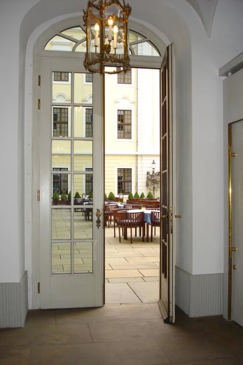 Blick auf den Innenhof Hotel Taschenbergpalais Kempinski Dresden