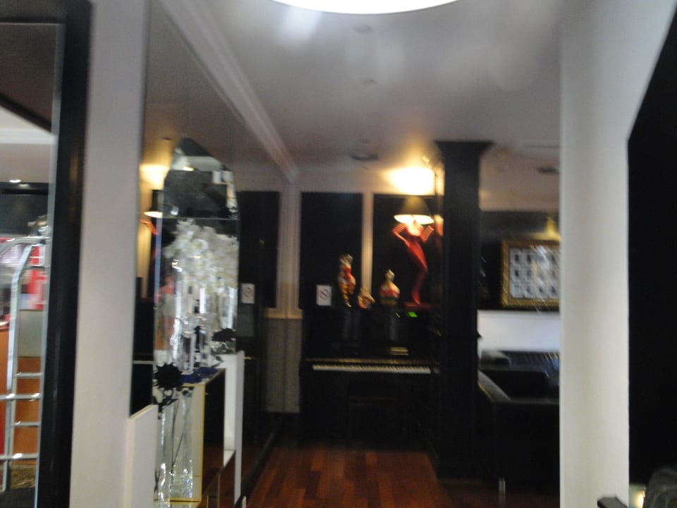 Lobby Mercure Paris Alesia