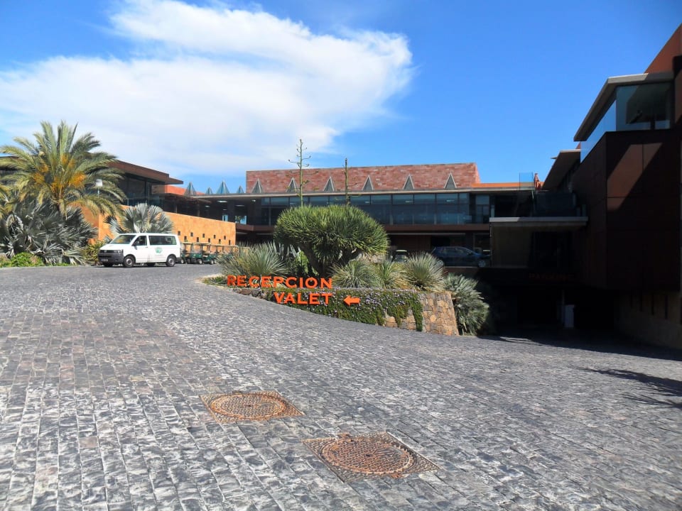 Einfahrt Salobre Hotel Resort & Serenity