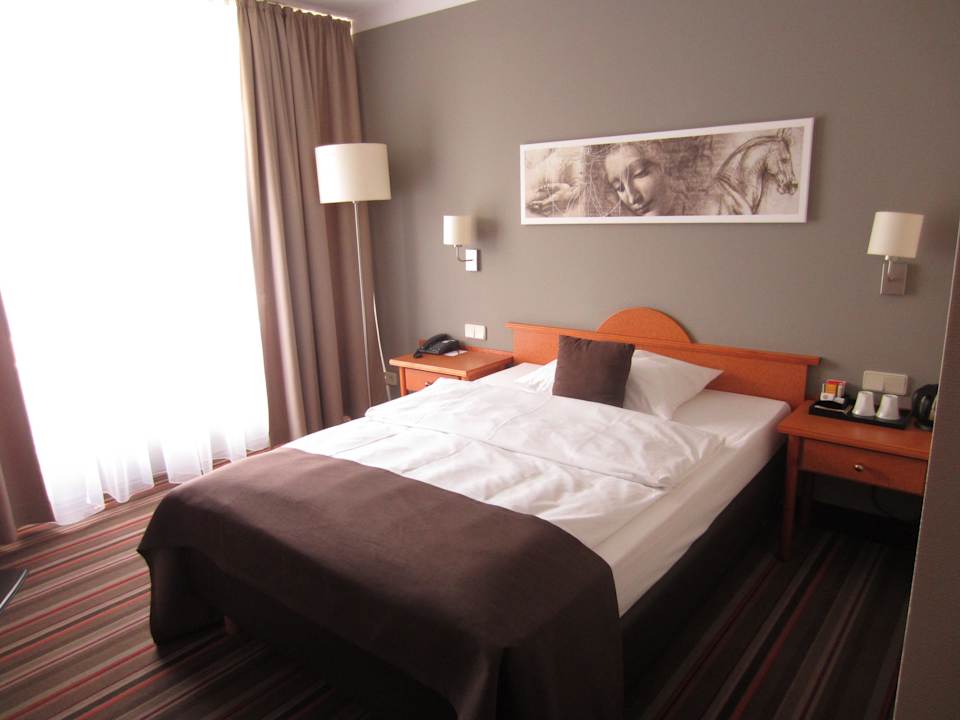 Bettanlage Zimmer 265 Leonardo Hotel Hamburg Airport