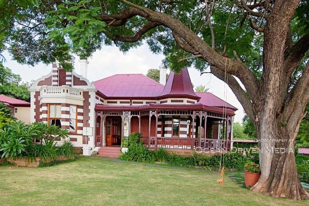 The main residence was built in 1890 Guesthouse Melvin Residence