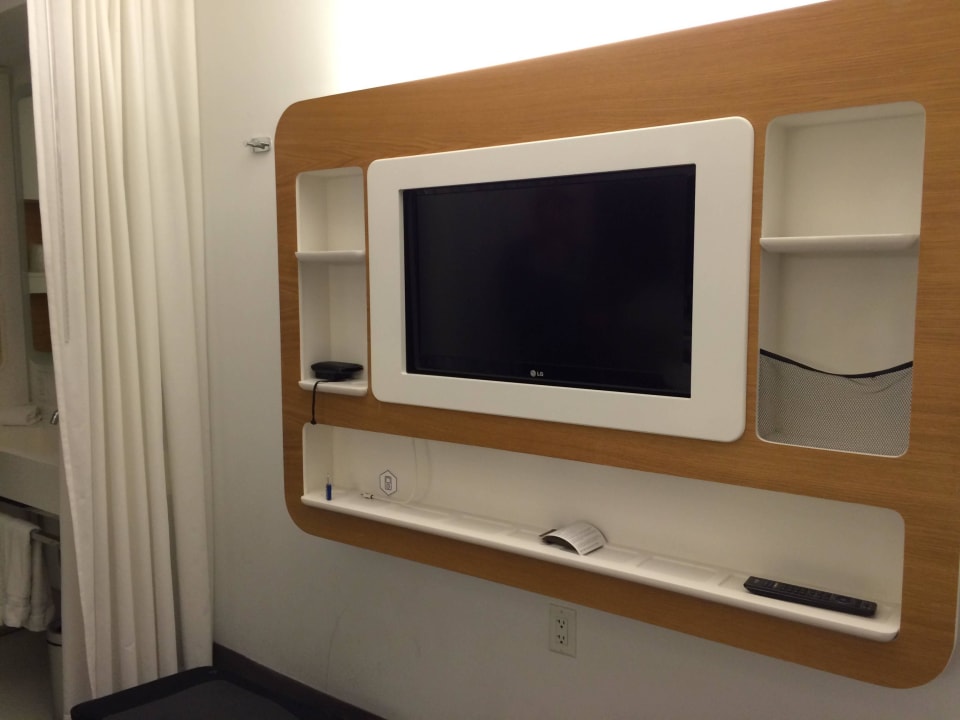 TV YOTEL New York