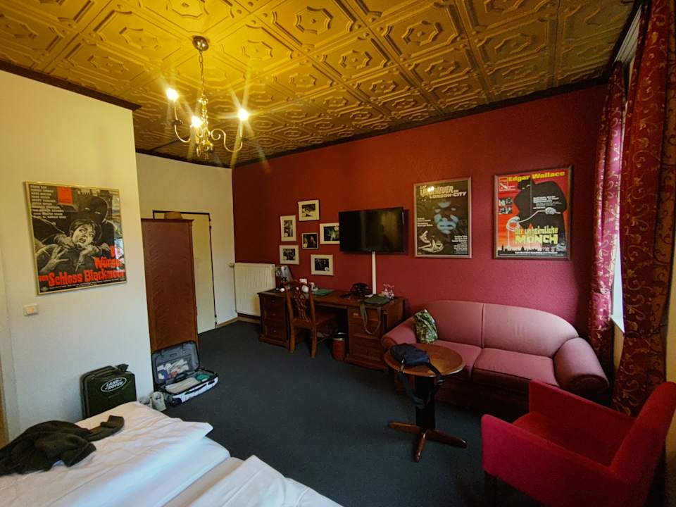 Zimmer EIFELkrimihotel