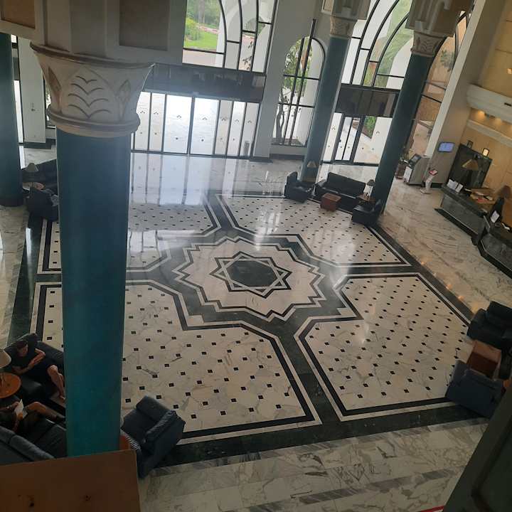 Lobby Hotel Royal Garden Palace