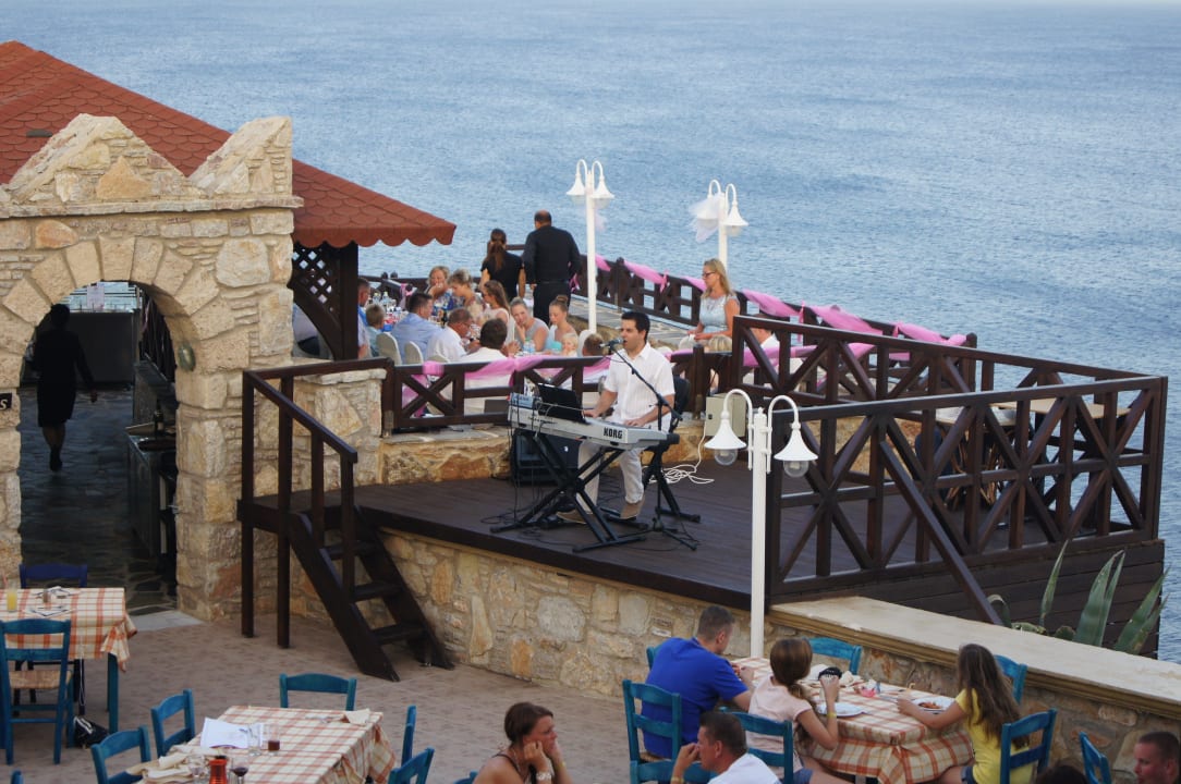 Essen und Live Musik Hotel Kalithea Horizon Royal