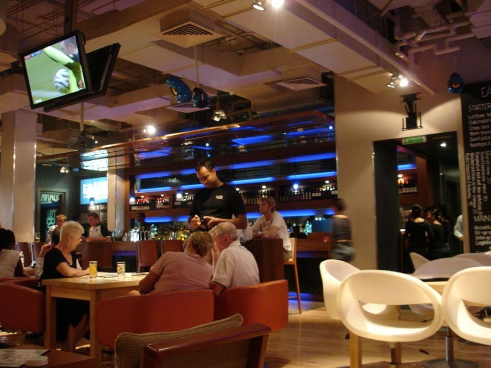 Bar am Marktplatz im Mandinat Jumeira Jumeirah Al Qasr