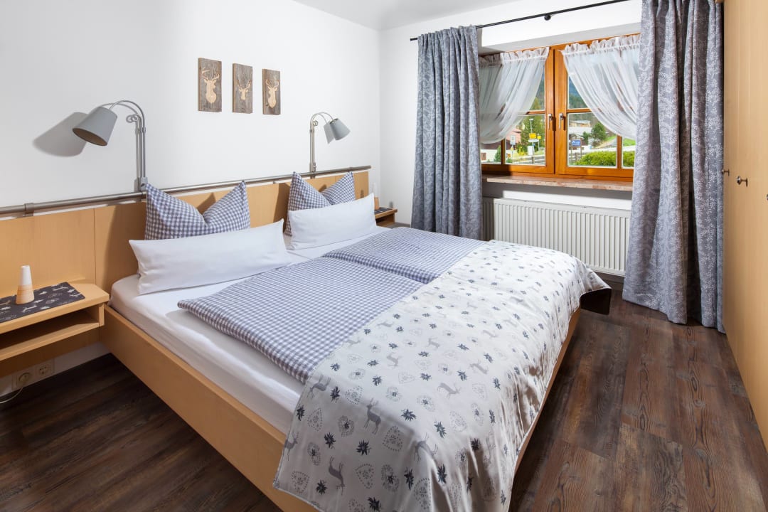 Zimmer Gästehaus und FeWo Egglerlehen