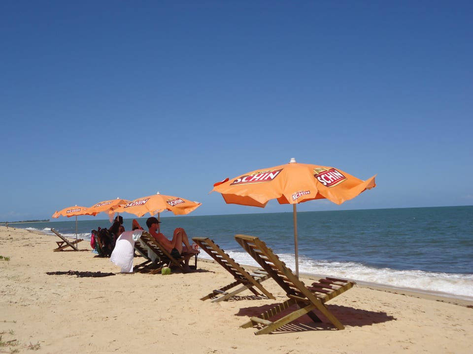 Reposeras y sombrillas Pousada Vila Araticum