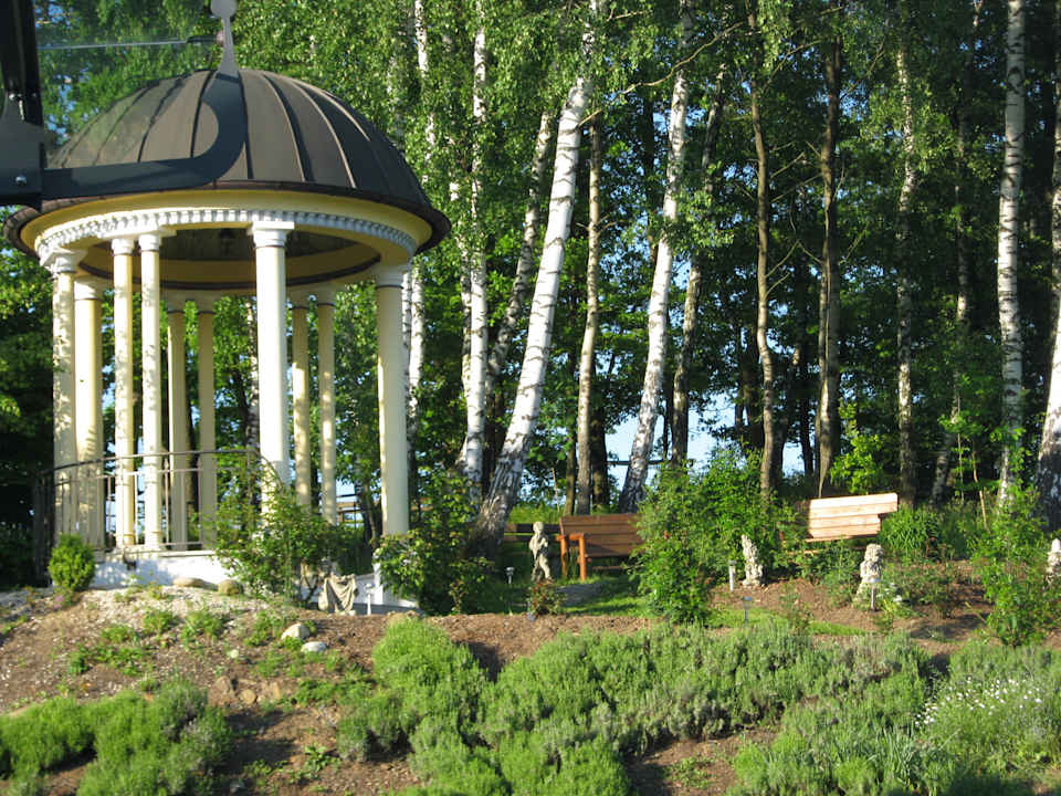 Gartenanlage Spirit & SPA Hotel Birkenhof am Elfenhain